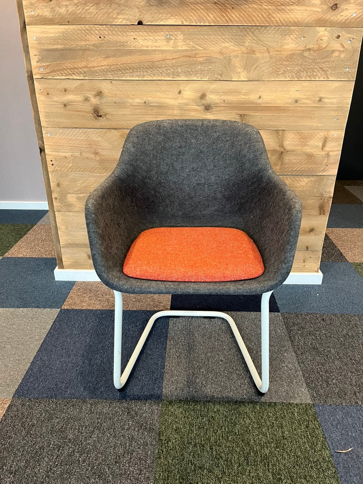 UITVERKOOP - gerecyclede petfles vergaderstoelen, Ophalen, Overige kleuren, Zo goed als nieuw, Vijf, Zes of meer stoelen