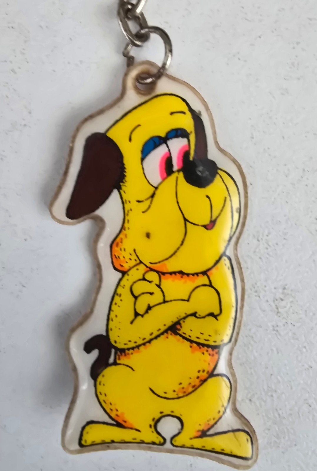 Vintage Sleutelhanger Hondje Geel Cartoon Figuur, Verzamelen, Ophalen of Verzenden