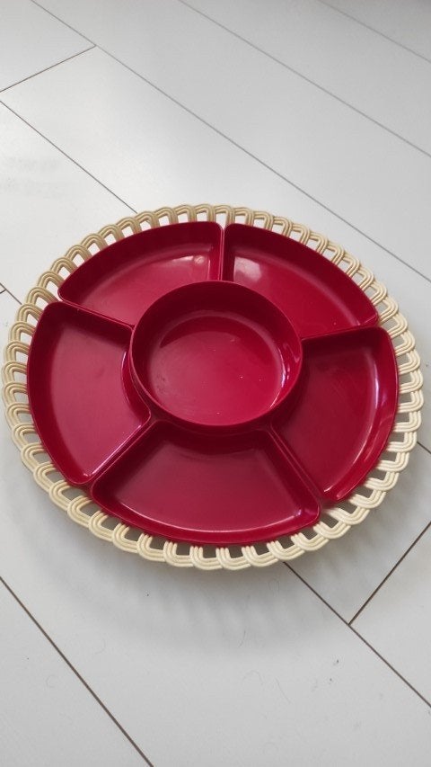 Vintage snackschaal rood wit met losse bakjes 43 cm, Kunststof, Schaal, Rond, Ophalen of Verzenden