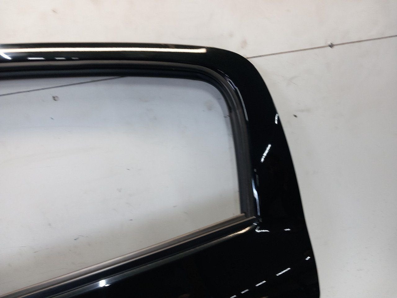 Portier links achter Mitsubishi Space Star, Onderdelen@venauto.nl, Van der Ven Autorecycling B.V., Gebruikt, Ettenseweg 76, 4706 PB Roosendaal, The Netherlands