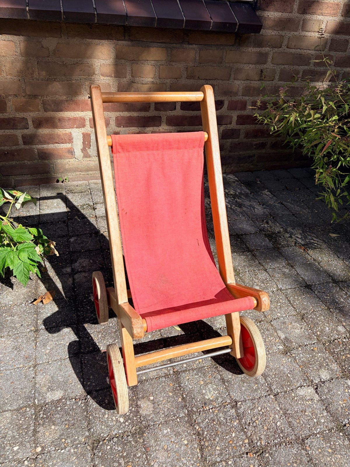 Houten poppenbuggy - Solide en rijdt nog prima, Ophalen, Gebruikt, Overige typen