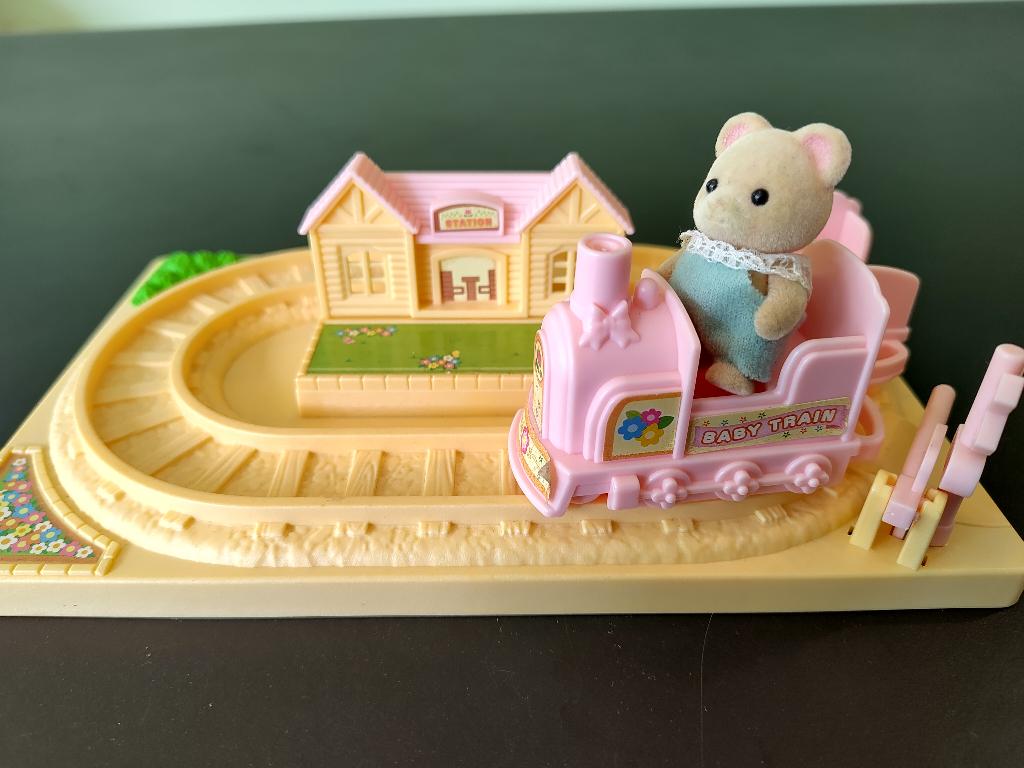 Sylvanian families treintje, Kinderen en Baby's, Speelgoed | Poppenhuizen, Ophalen of Verzenden, Zo goed als nieuw, Toebehoren