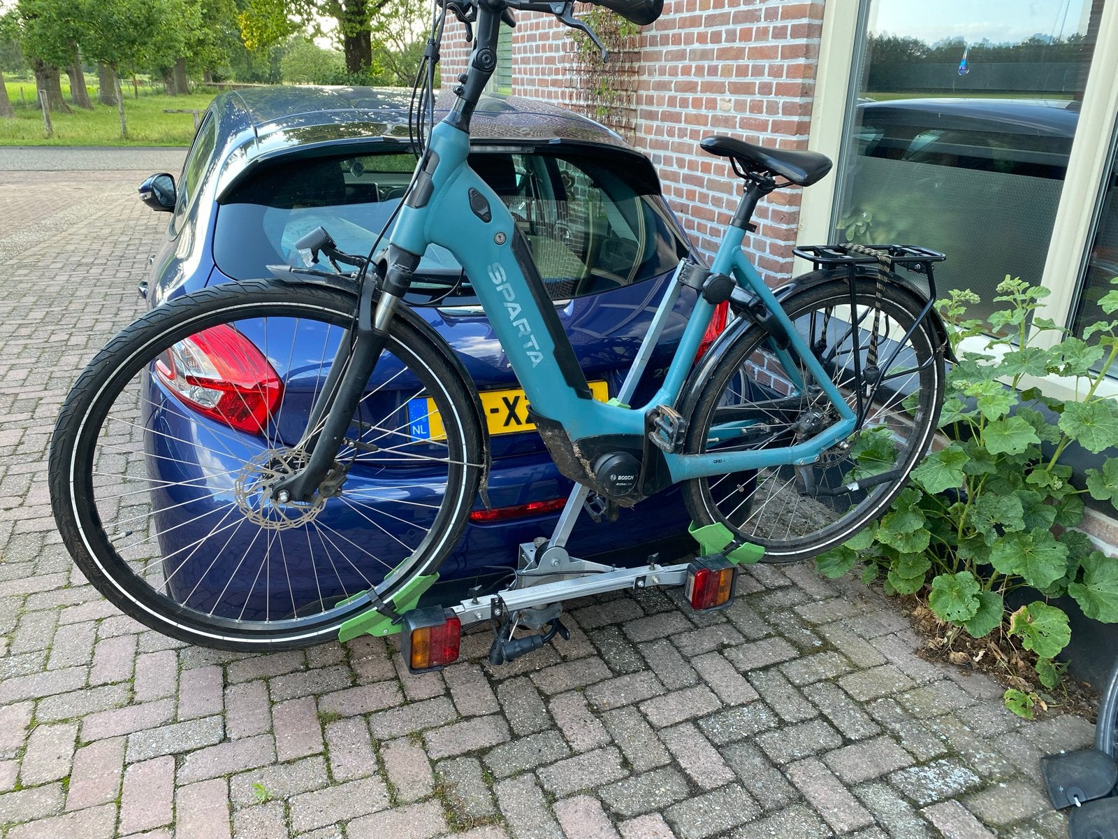 Spinder Colibri fietsendrager voor middenmotor fiets, Ophalen, Gebruikt, 1 fiets, Trekhaakdrager