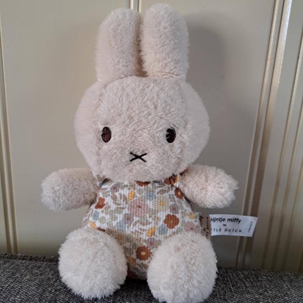 Nijntje knuffel met bloemenpakje 23cm, Ophalen of Verzenden