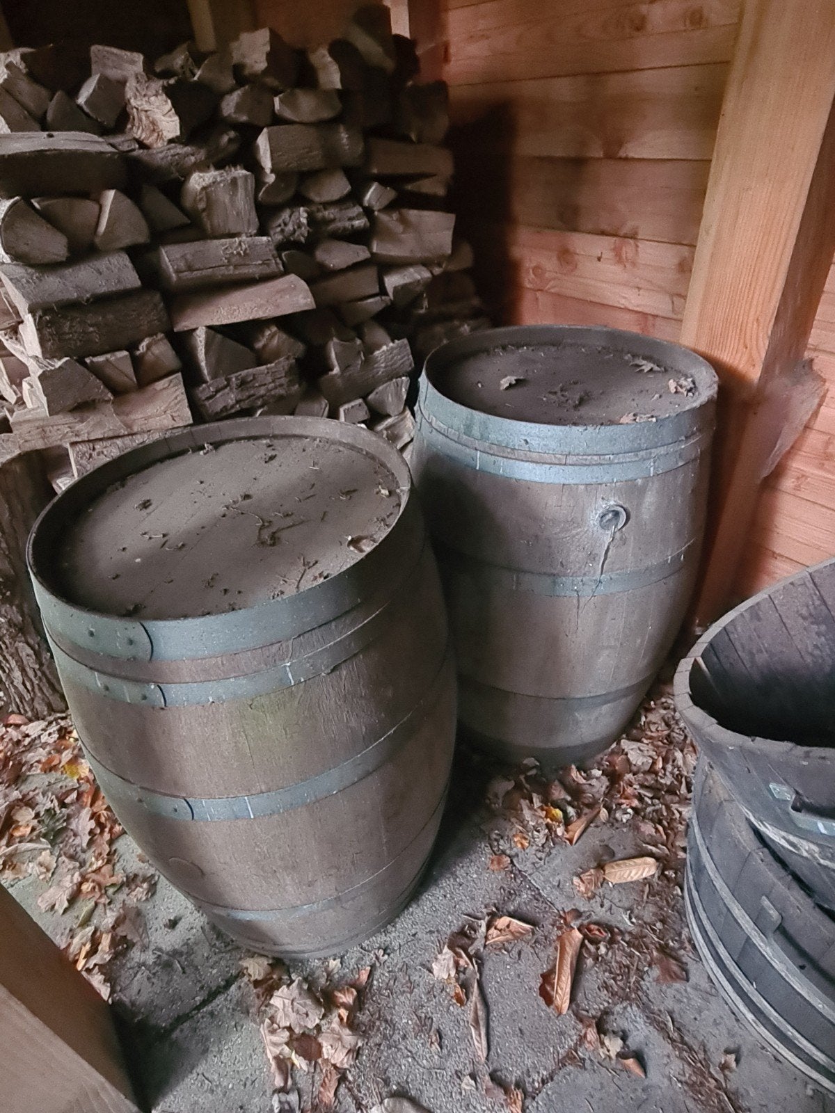 3 eikenhouten wijnvaten/ regentonnen, Ophalen, Gebruikt