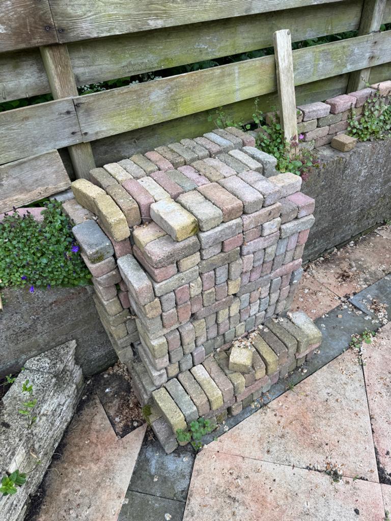 GRATIS: stenen voor tuin of bestrating, Tuin en Terras, Tegels en Klinkers, Ophalen, Gebruikt, Beton, Klinkers