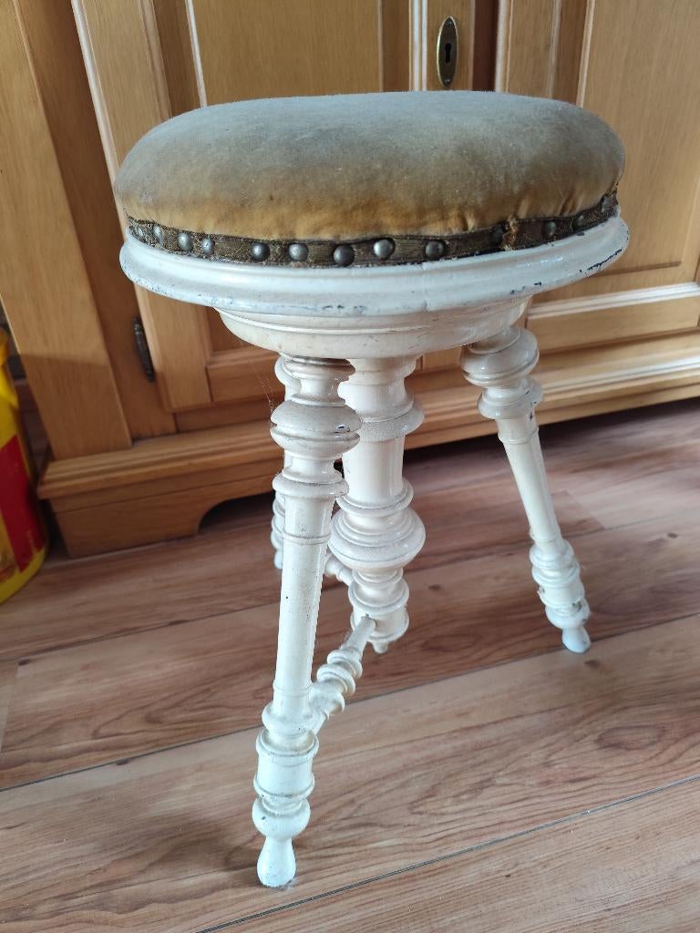 Antieke piano kruk, Ophalen