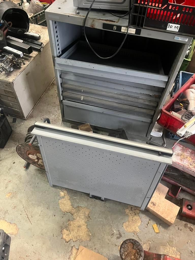Lista kast ZONDER RAILS, Ophalen, Zo goed als nieuw, 25 tot 50 cm, Minder dan 100 cm