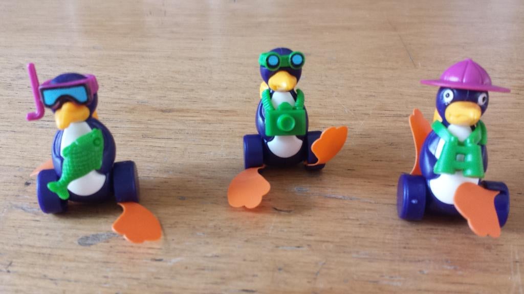 Pinguïns uit verrassingseieren, Verzamelen, Verrassingseieren, Ophalen of Verzenden, Zo goed als nieuw, Hardplasticfiguren