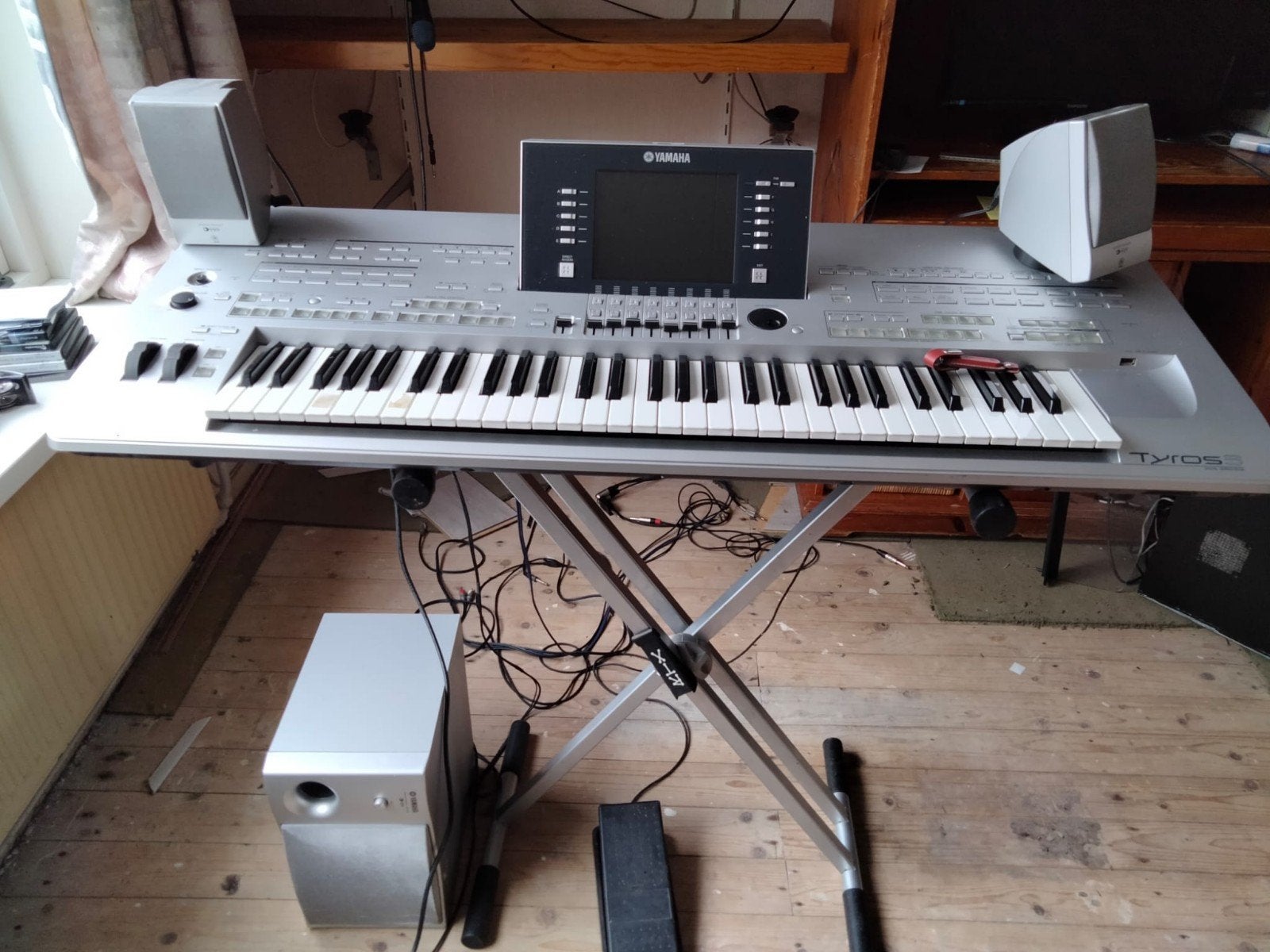 Yamaha Tyros 3 Digital Workstation met speakers, Ophalen, 61 toetsen, Gebruikt, Midi-aansluiting