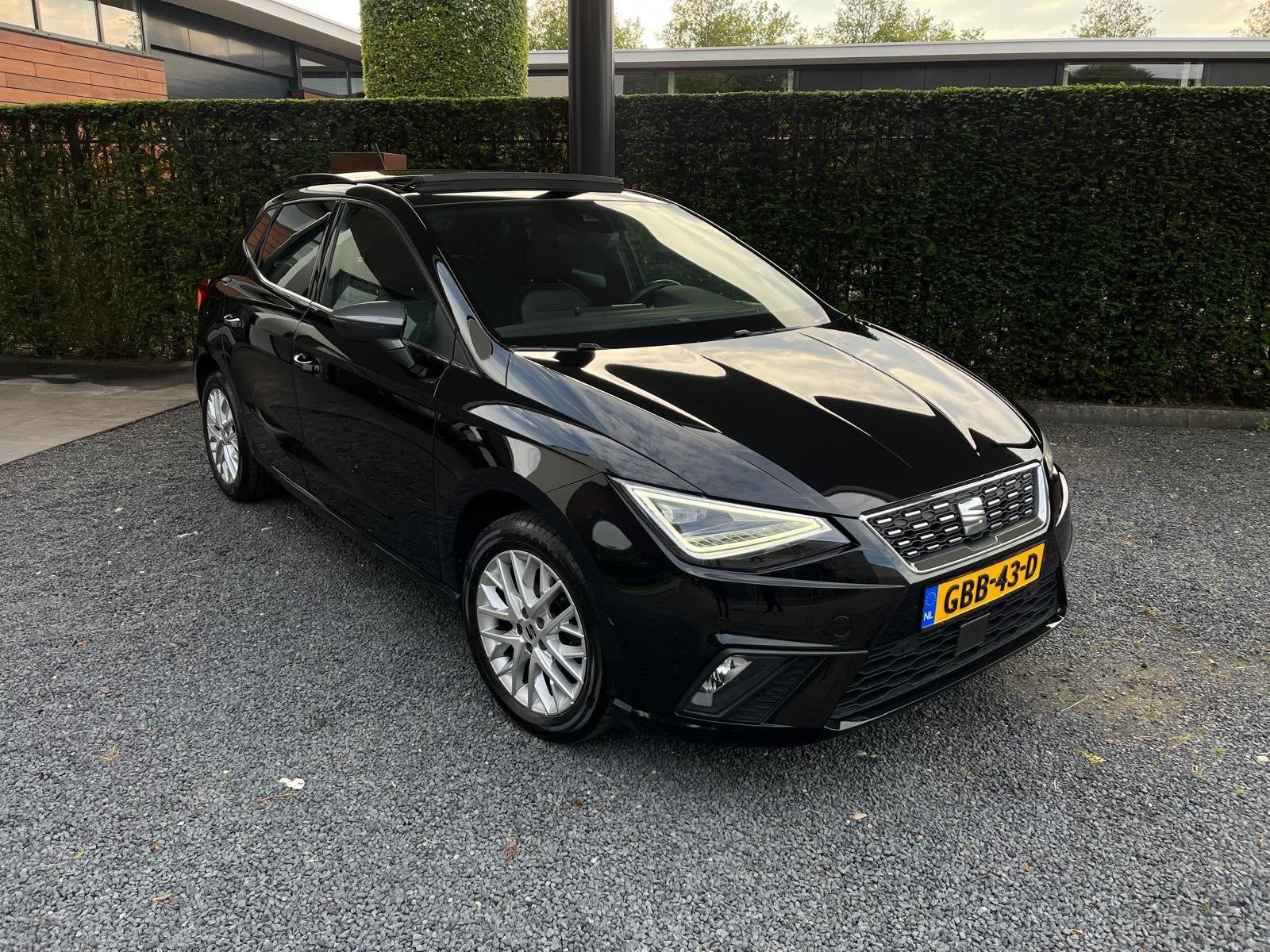 Seat Ibiza 1.0 TSI 110pk 2021 Zwart | PANORAMA | CARPLAY |, Voorwielaandrijving, 1098 kg, Bedrijf, Handgeschakeld