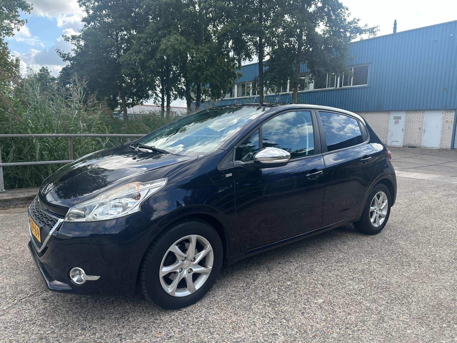 Peugeot 208 1.2 PureTech Style!2014! Nieuw distributie 5-deu, Voorwielaandrijving, Gebruikt, 1199 cc, Origineel Nederlands
