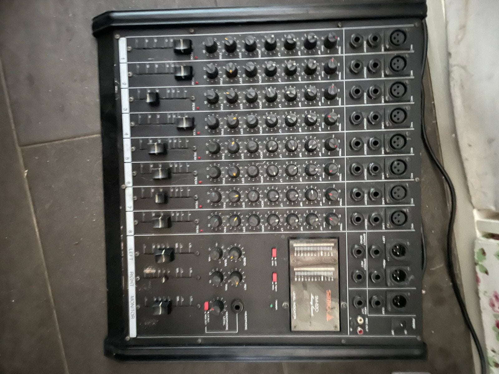 Samick SMP-8000 mengpaneel - 8 kanalen, Ophalen, Gebruikt, 5 tot 10 kanalen, Microfooningang