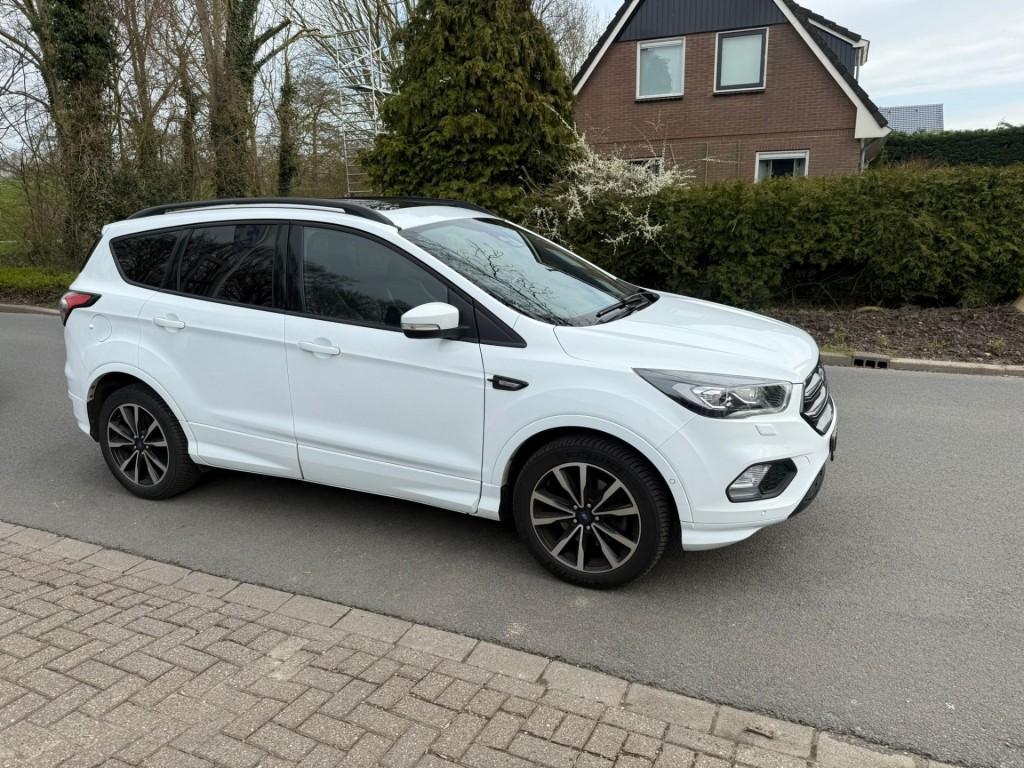 Ford KUGA ecoboost ST Line*automaat*trekhaak*ECC*apple/andro, Automaat, 4 cilinders, Met garantie (alle), Bedrijf