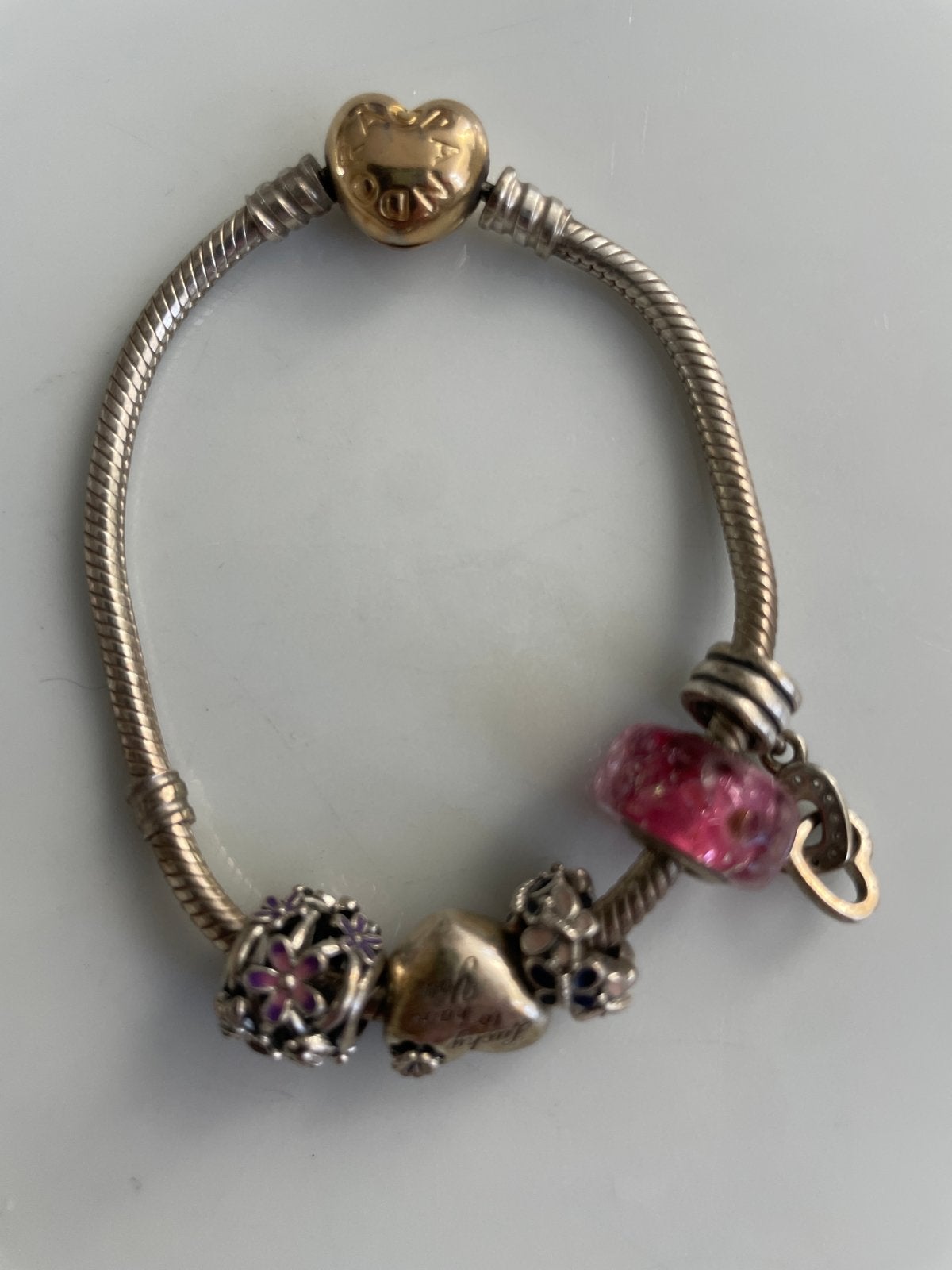 Pandora bedelarmband met diverse bedels, Sieraden, Tassen en Uiterlijk, Armbanden, Ophalen, Gebruikt, Zilver, Met bedels of kralen