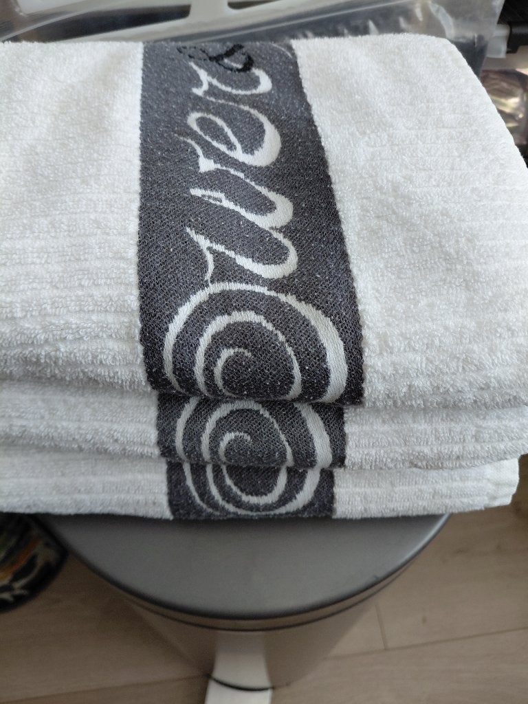 3x Mooie handdoeken, Ophalen of Verzenden, Nieuw, Wit, Handdoek