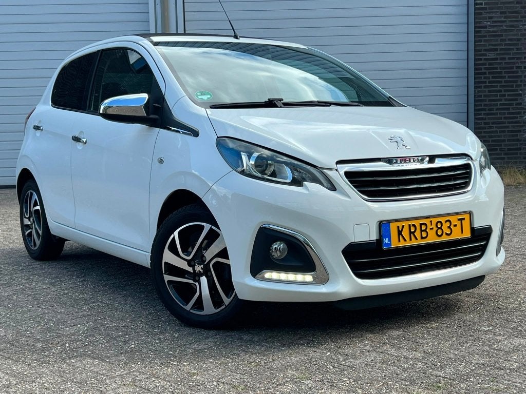 Peugeot 108 TOP! | Open dak | CarPlay | Camera | Airco, Voorwielaandrijving, Stof, Zwart, 1199 cc