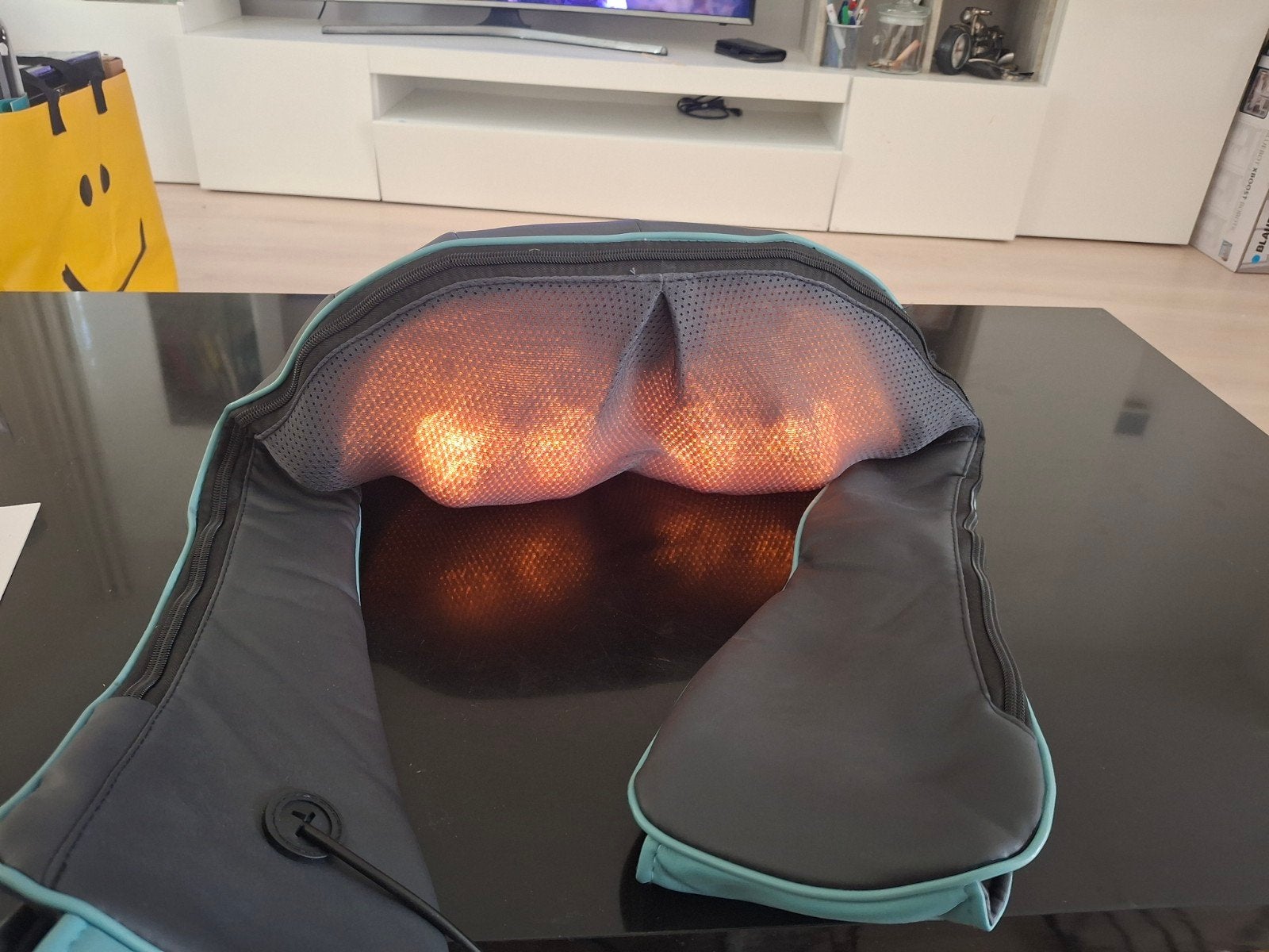 InvoSpa Shiatsu Nek- en Rugmassageapparaat, Ophalen of Verzenden, Zo goed als nieuw, Massagestoel of Kussen