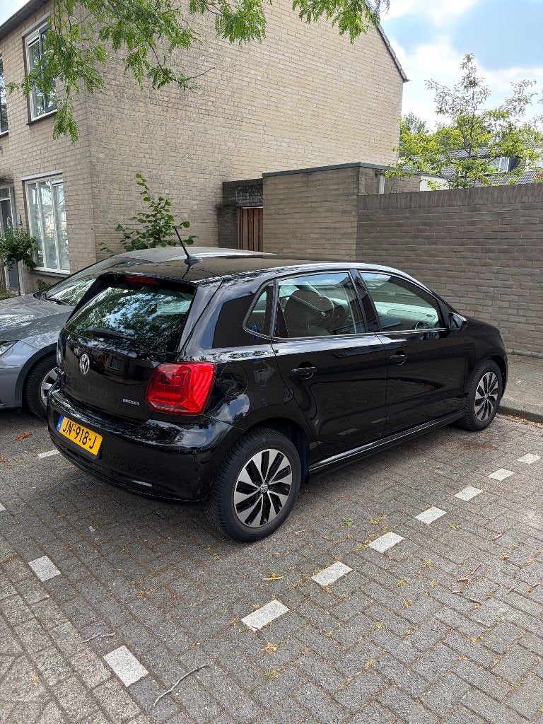 Volkswagen Polo 1.0 TSI 70KW 3D Bluemotion 2016 Zwart, 40 €/maand, 1011 kg, 95 pk, Zwart