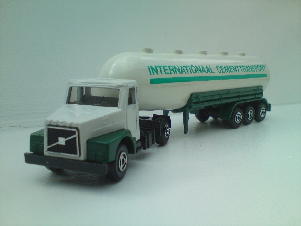 Efsi Volvo N10 internationaal cement transport., Ophalen of Verzenden, Zo goed als nieuw, Bus of Vrachtwagen, Efsi