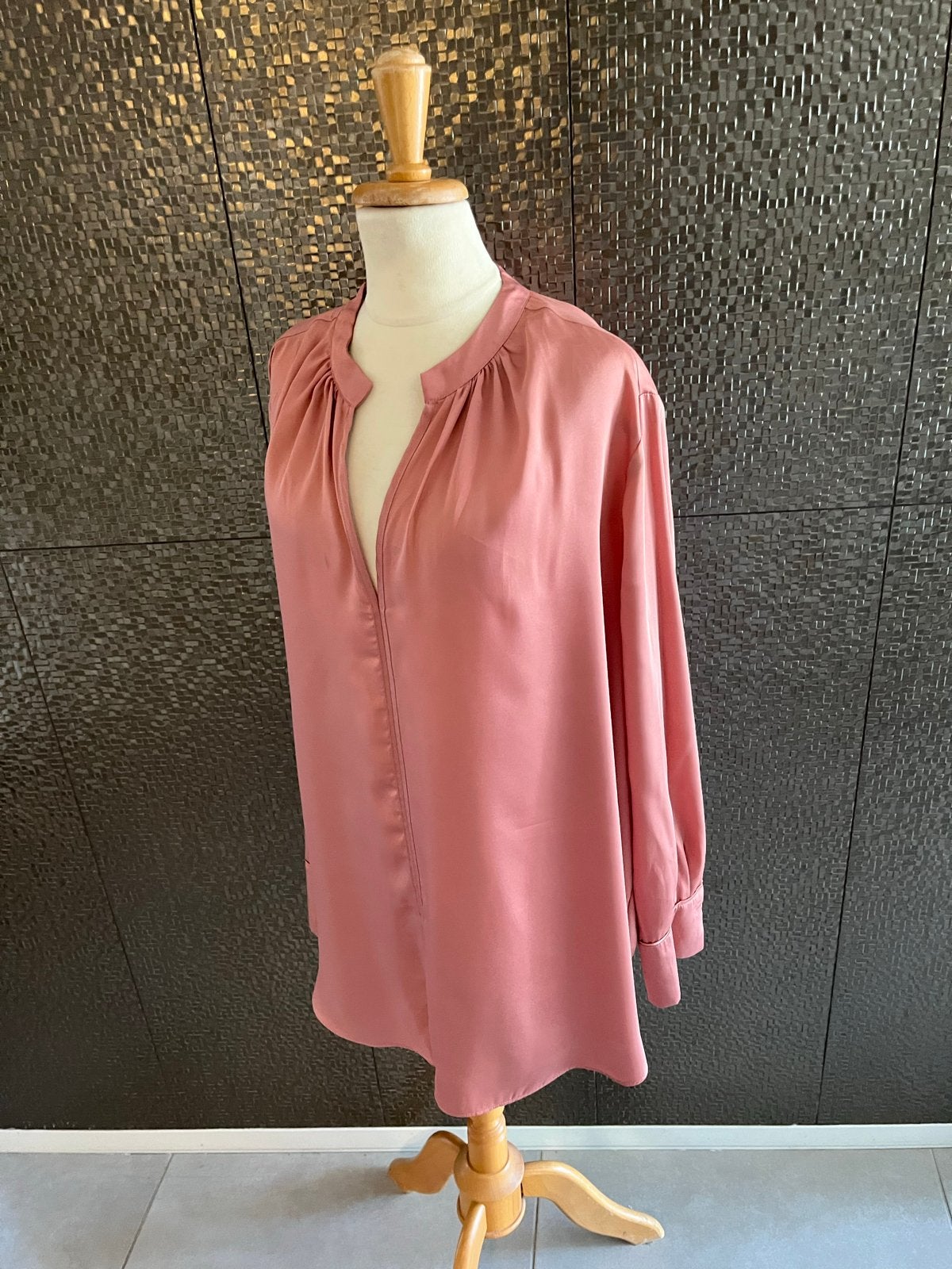 Roze glanzende blouse maat 44, Ophalen of Verzenden, Zo goed als nieuw, Maat 42/44 (L), Roze