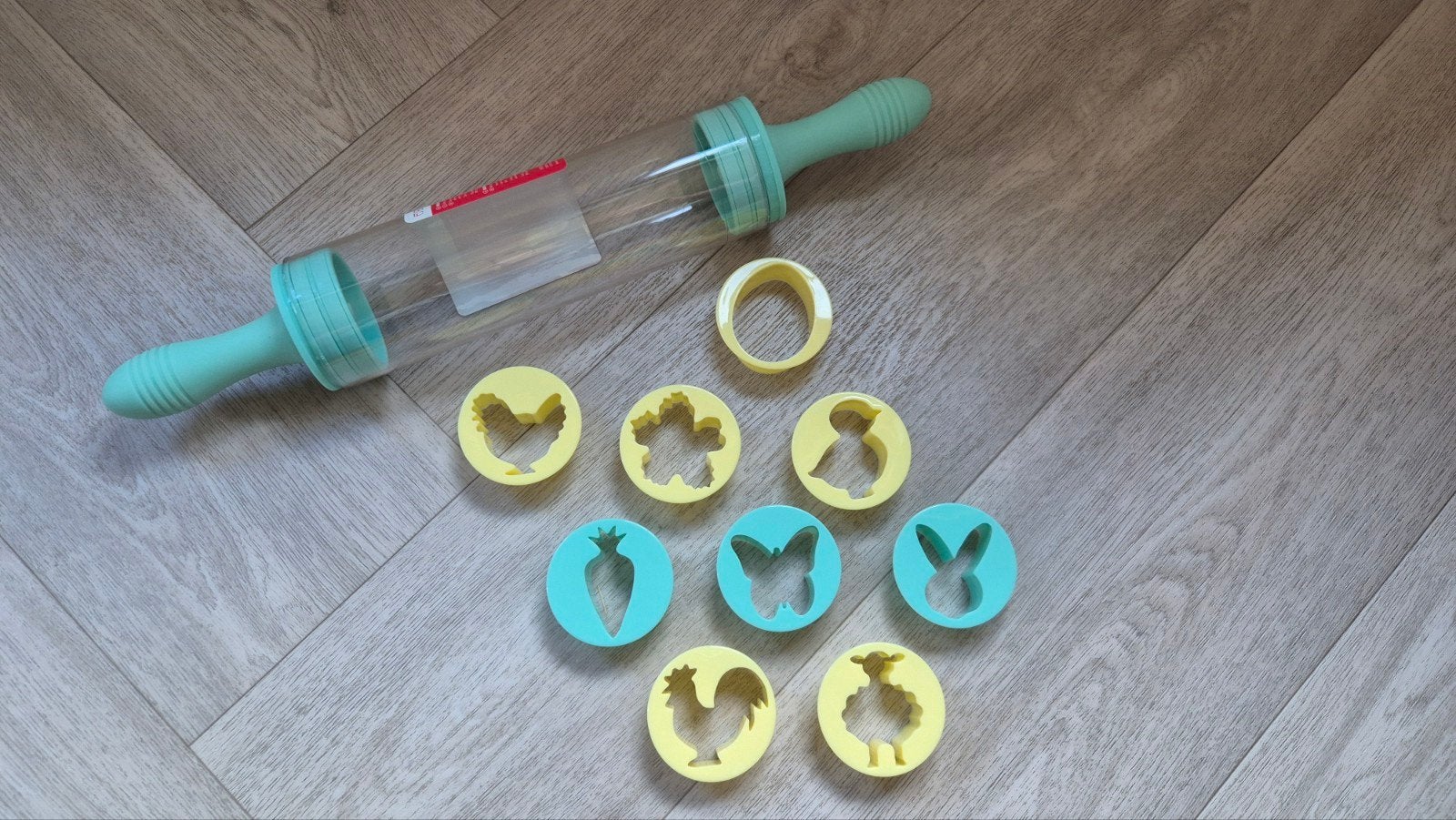 Deegroller met uitsteekvormpjes voor koekjes en taarten, Hobby en Vrije tijd, Ophalen of Verzenden, Zo goed als nieuw, Taarten of Cupcakes