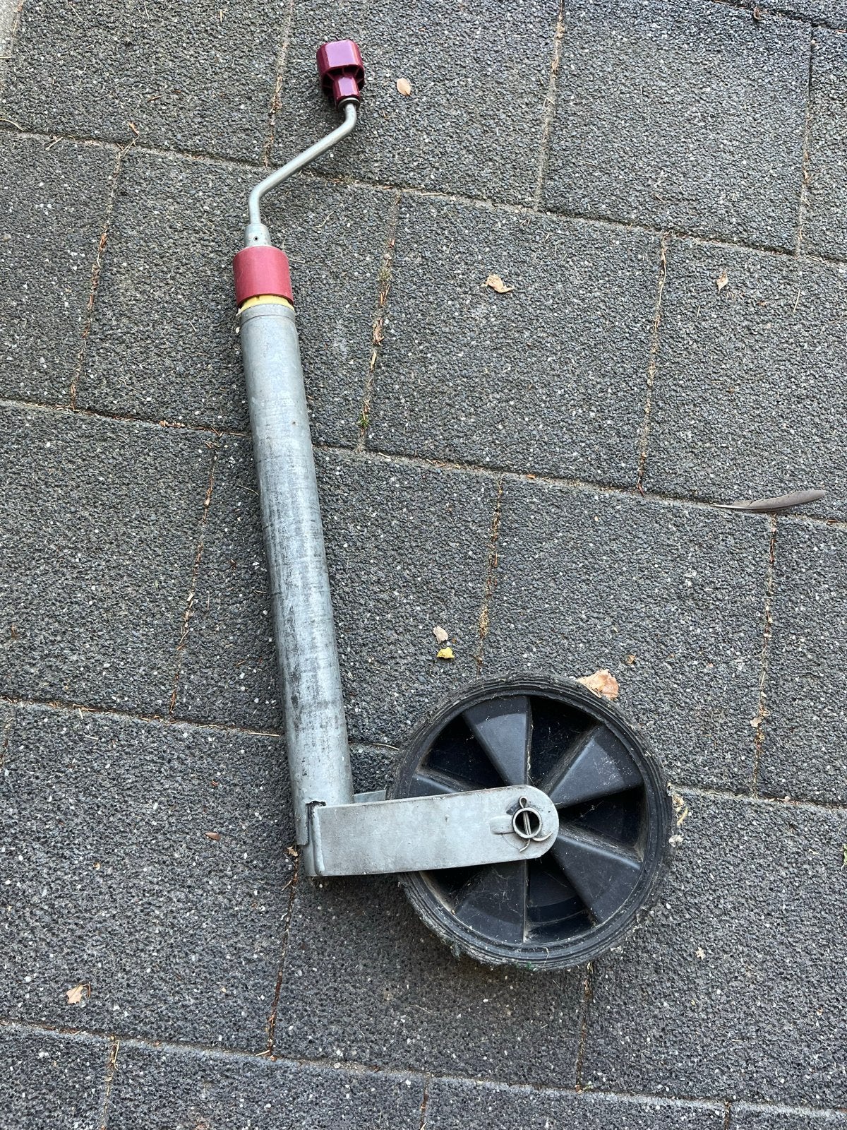 Neuswiel voor aanhanger of caravan, Ophalen, Gebruikt