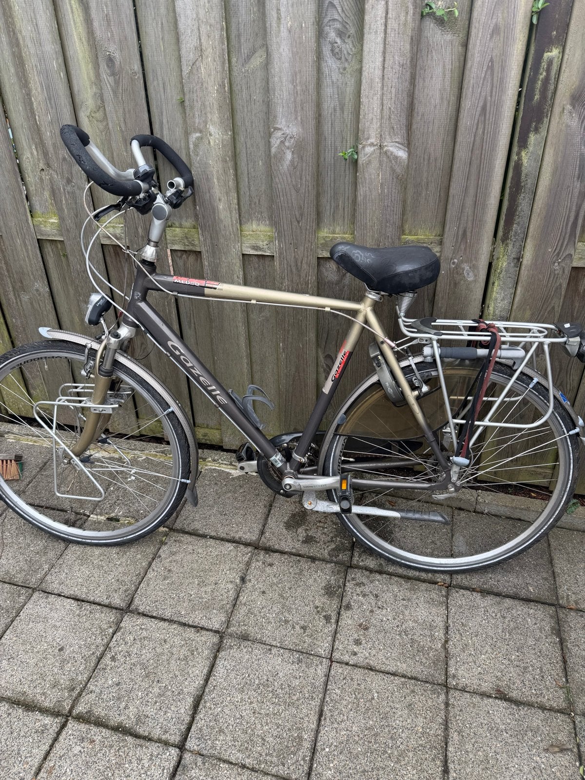 Heren Gazelle fiets met pomp, Fietsen en Brommers, Ophalen, Gebruikt, Velgrem, 57 tot 61 cm