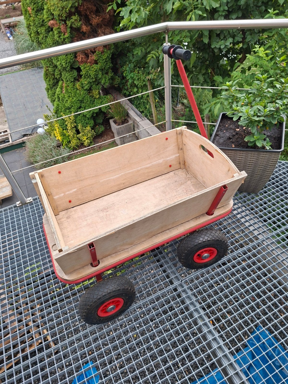 kar te koop voor €10, Ophalen, Zo goed als nieuw
