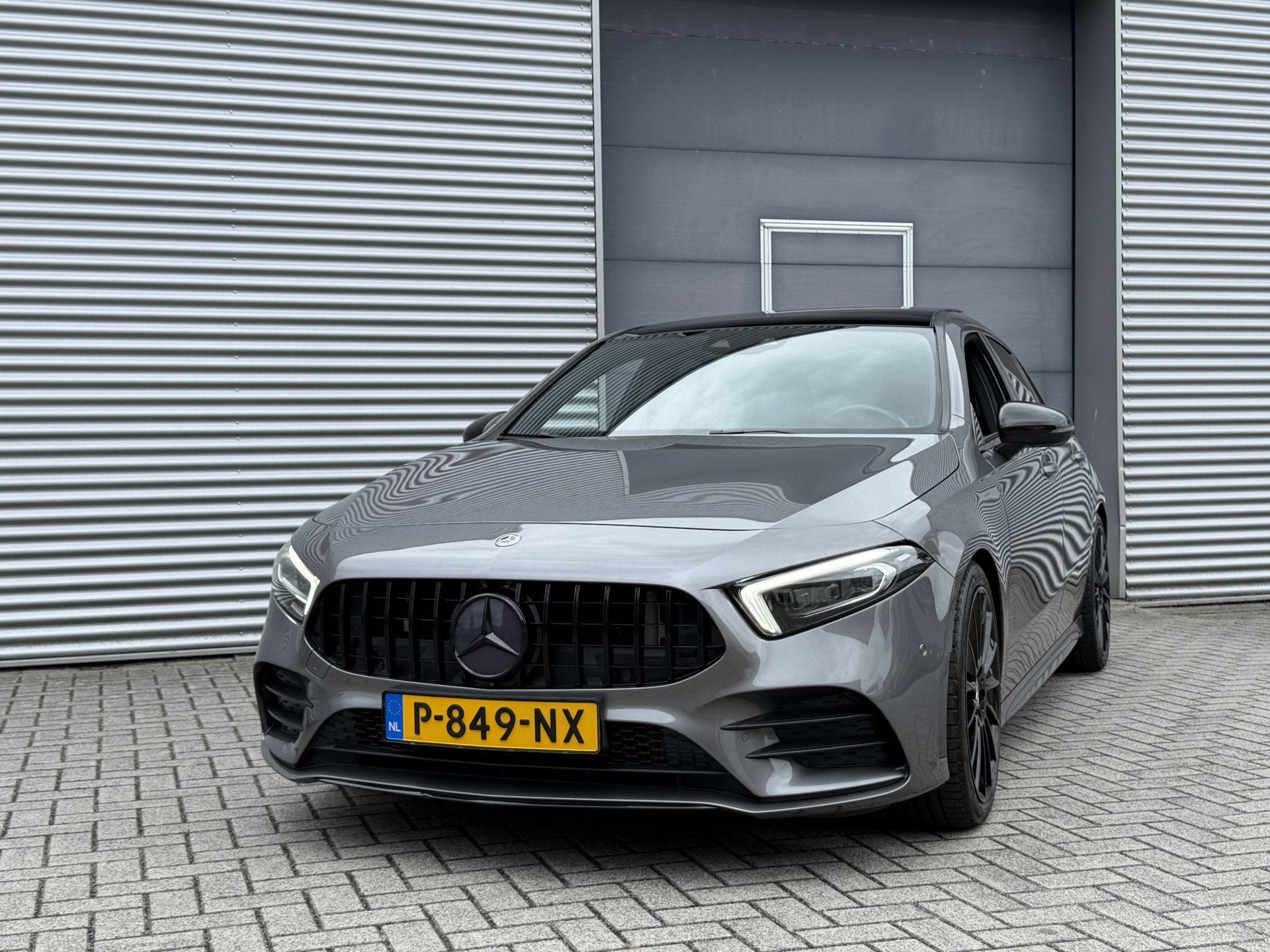 Mercedes-Benz A-Klasse 250 Premium I Aut. I AMG I Leder I Pa, 15 km/l, Gebruikt, 4 cilinders, 1600 kg