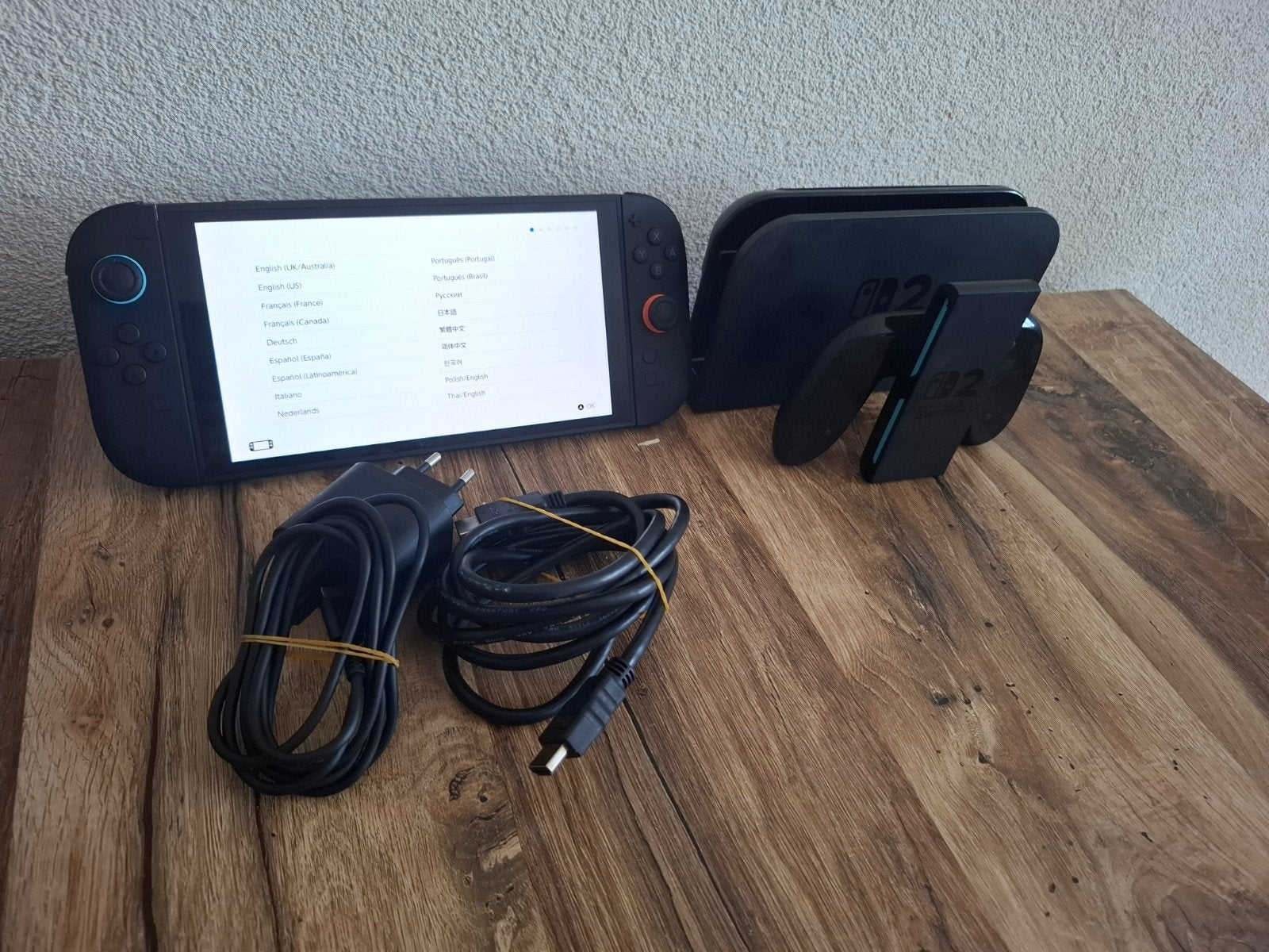 Nintendo switch 2 met joy cons, grip, dock en alle kabels, Spelcomputers en Games, Ophalen of Verzenden, Zo goed als nieuw, Switch Original