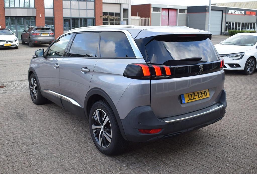 Peugeot 5008 1.2 PureTech Allure |7 PERS.|NAVI|CLIMATE CONTR, Parkeersensor, Gebruikt, 1199 cc, Bedrijf