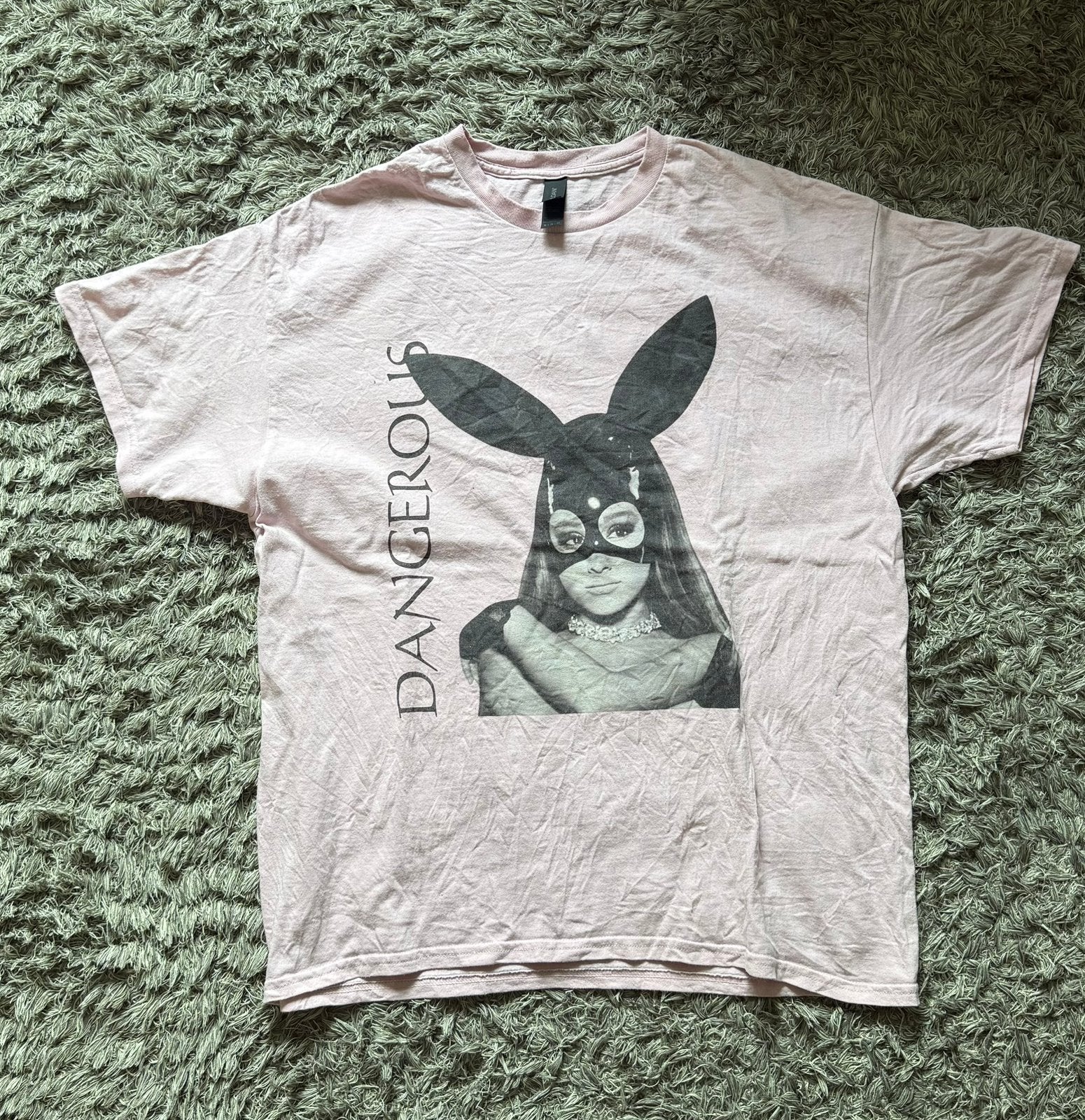 Ariana Grande Dangerous Woman Bunny T-shirt XL, Maat 46/48 (XL) of groter, Ophalen of Verzenden, Zo goed als nieuw, Korte mouw