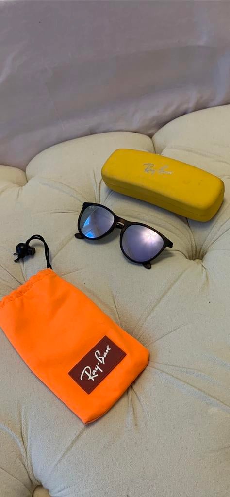 Mooie rayban meisjes zonnebril., Ophalen of Verzenden, Zo goed als nieuw