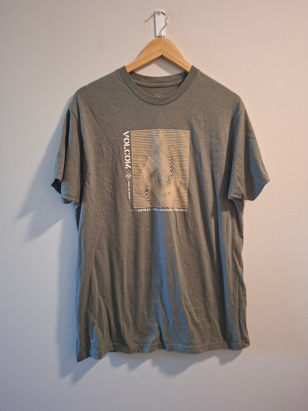 Volcom kaki shirt maat L, Kleding | Heren, Maat 52/54 (L), Ophalen of Verzenden, Volcom, Gedragen