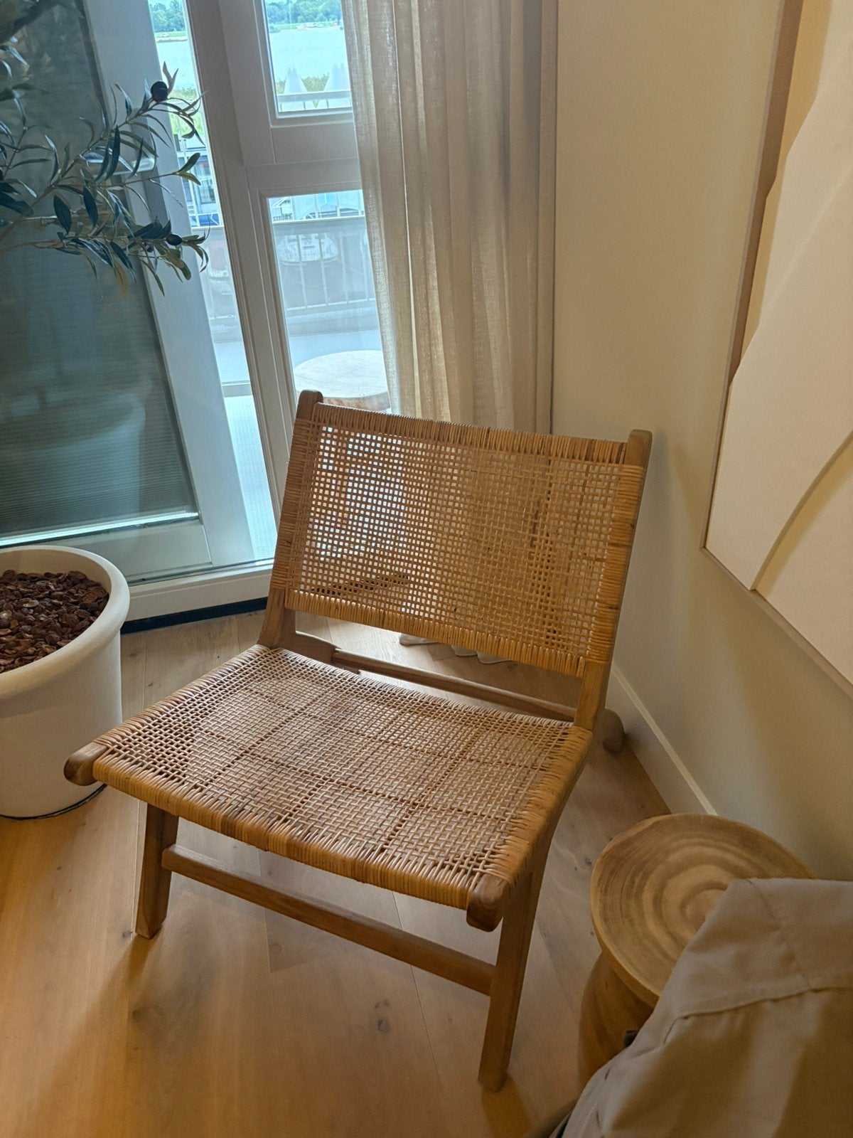 Kave Home Beida fauteuil – teakhout & rotan, Ophalen