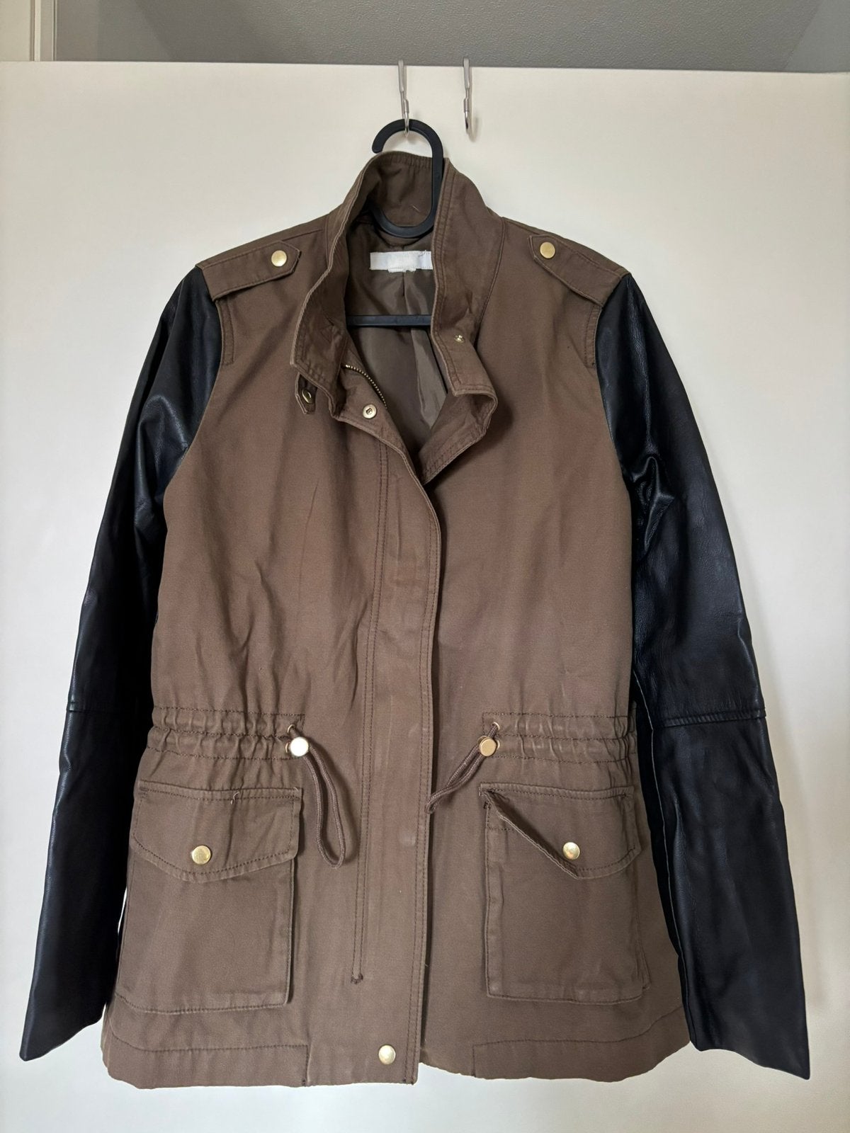 Nieuwe herstjas / zomerjas met leren mouwen H&M maat 40, Ophalen of Verzenden, Nieuw, Maat 38/40 (M), Zwart