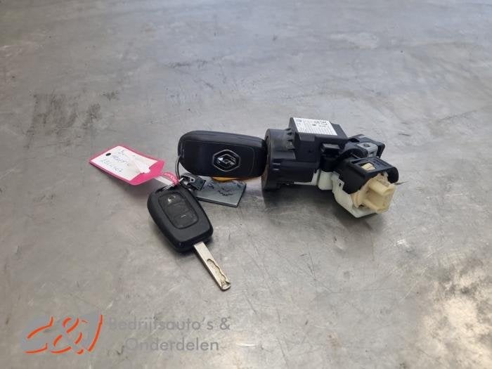 Kontaktslot + Sleutel van een Renault Trafic, Gebruikt, -, Renault, -