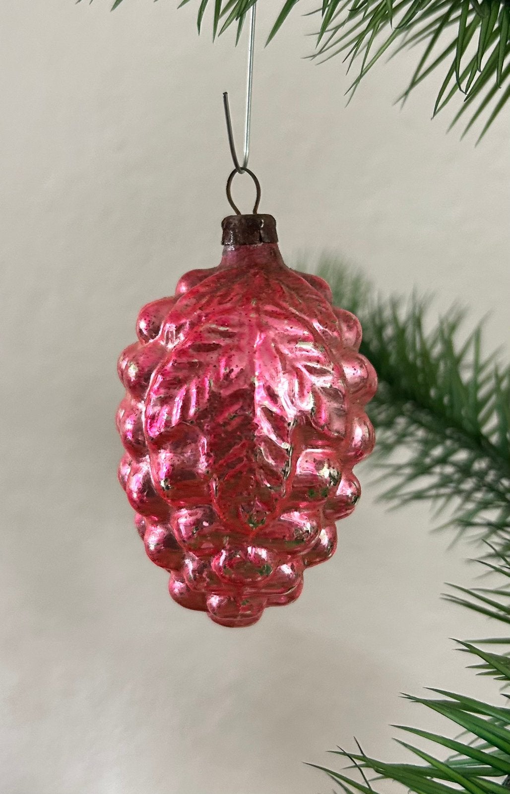 Antieke kerstbal, roze druif, Ophalen of Verzenden, Gebruikt