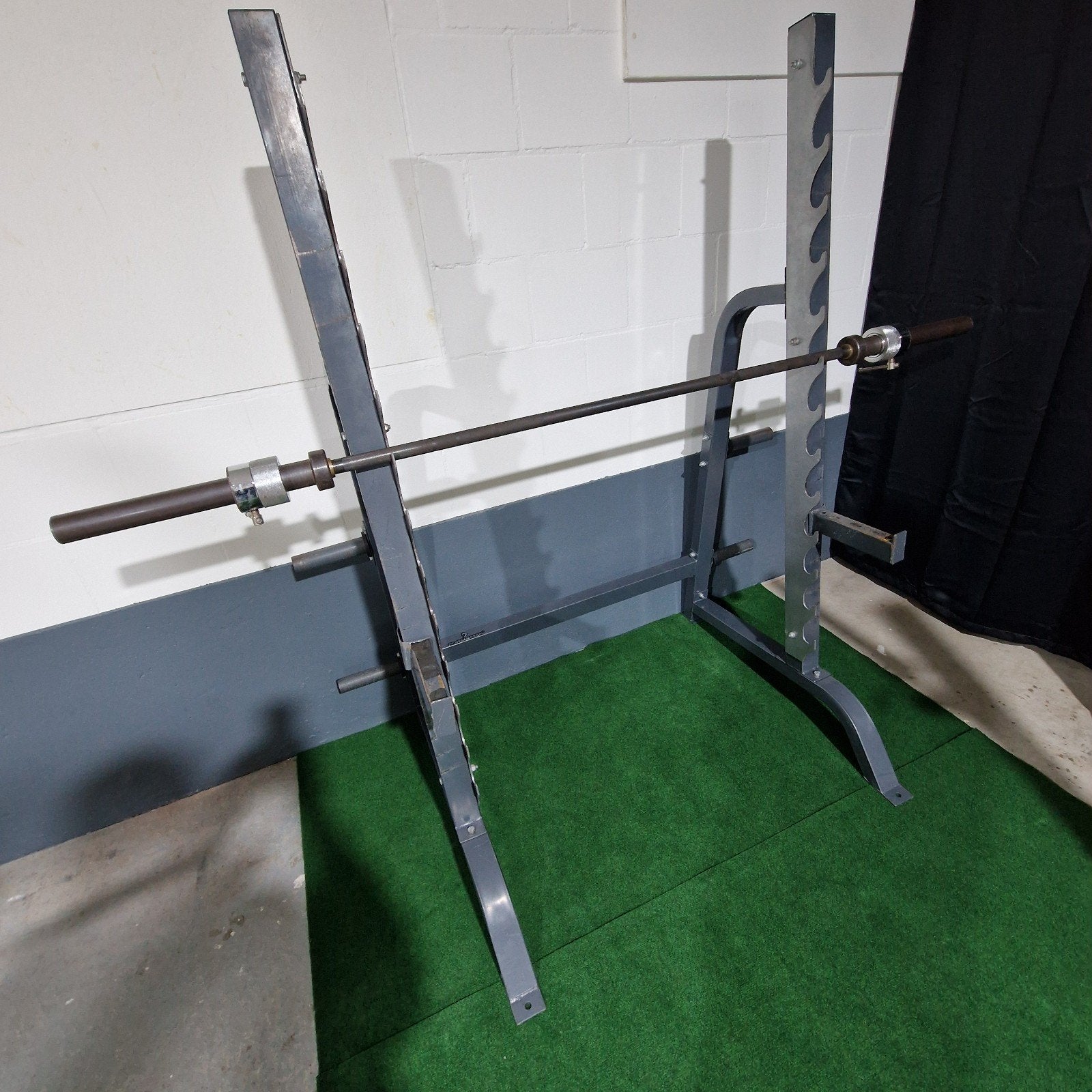 Multipressrack, Half rek + spotters en olympische stang, Sport en Fitness, Fitnessmaterialen, Ophalen, Gebruikt, Benen, Fitnessbank