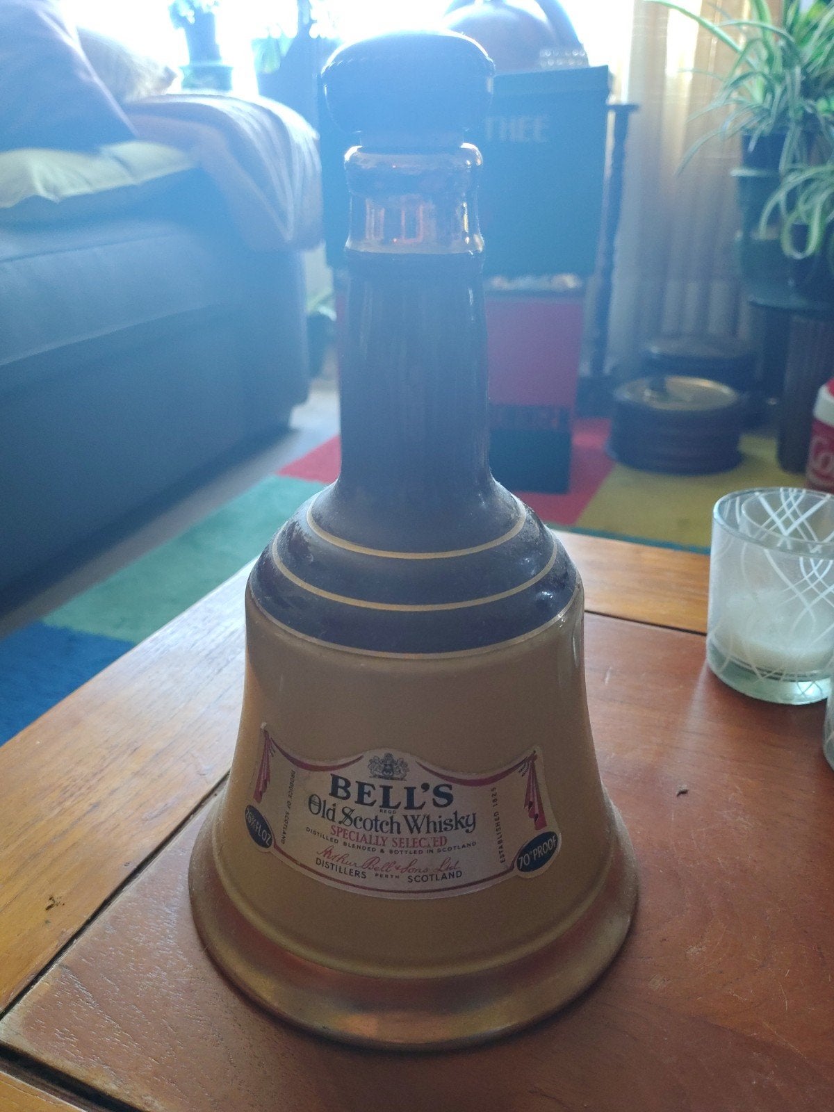 Bell's Old Scotch Whisky Fles in Klokvorm, Ophalen of Verzenden, Gebruikt