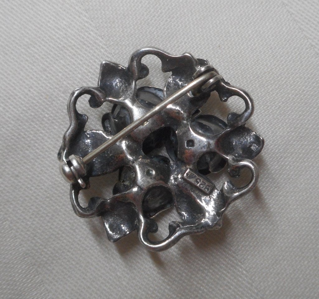 Zilveren Teka broche met roosjes nr.1012, Verzenden, Minder dan 4 cm, Zo goed als nieuw, Zilver