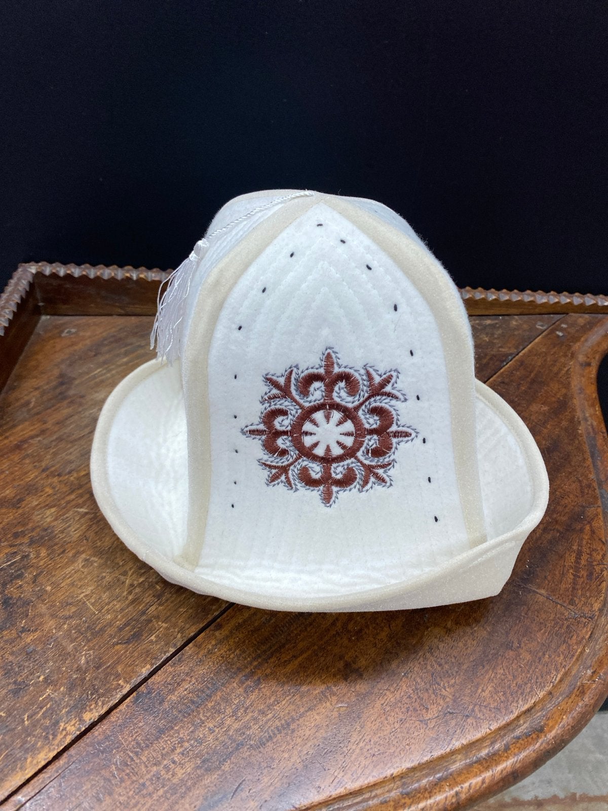 Traditionele Kirgizische Kalpak Hoed - Handgemaakt, Ophalen of Verzenden, Zo goed als nieuw, One size fits all, Hoed