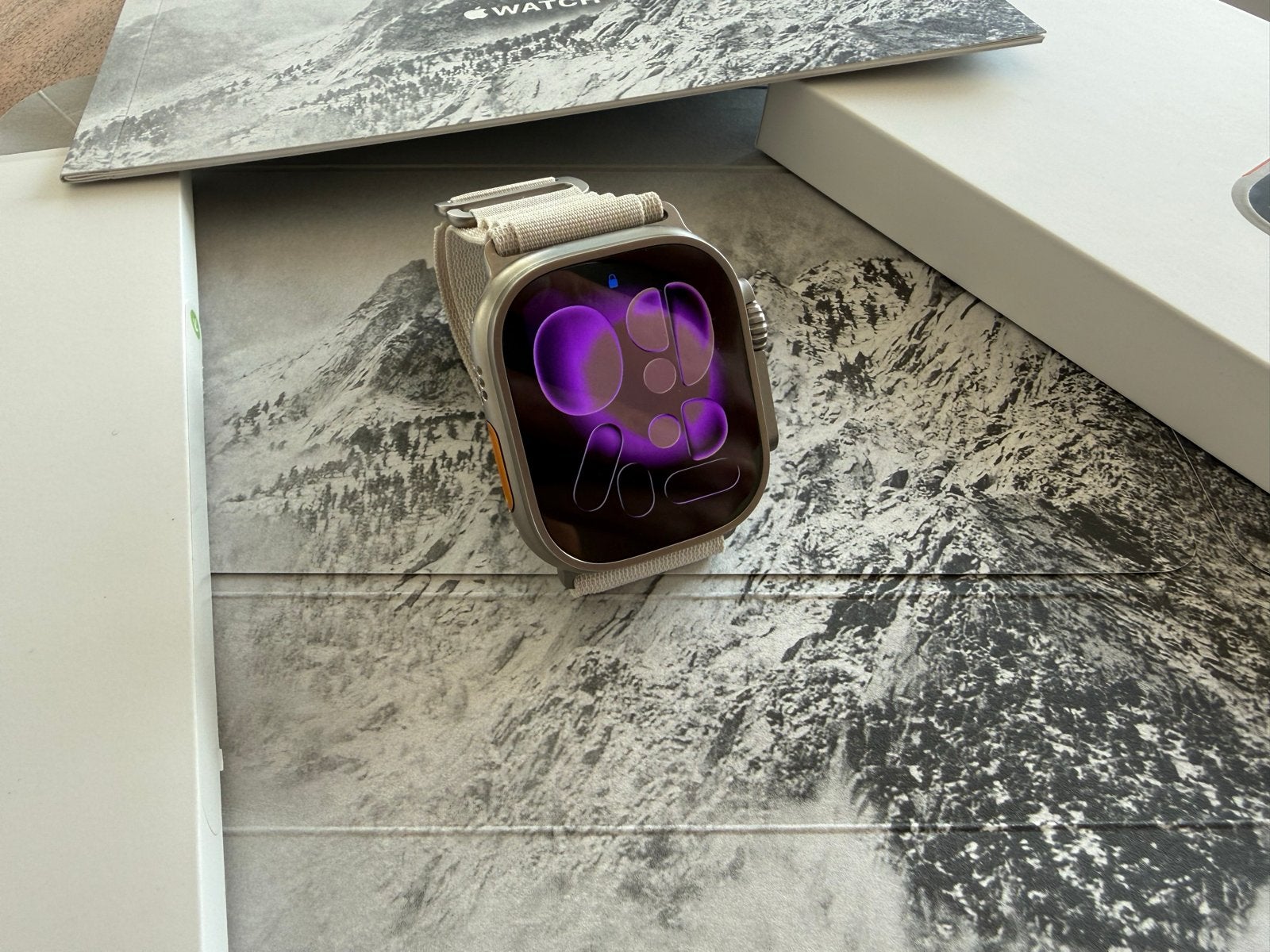 Apple Watch Ultra - Starlight Alpine Loop
