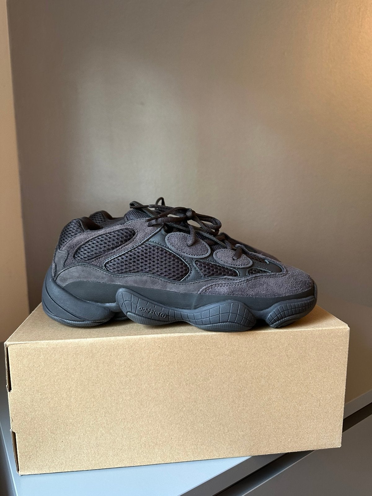 Yeezy 500 "Utility Black" 44, Zwart, Nieuw, Ophalen of Verzenden, Sneakers of Gympen