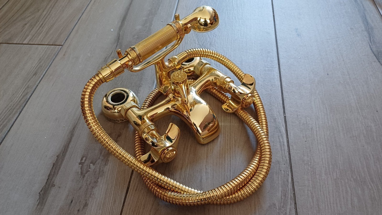 Luxe Gouden Badkraan met Douchekop - Versace Medusa, Ophalen of Verzenden, Zo goed als nieuw, Koper, Kraan