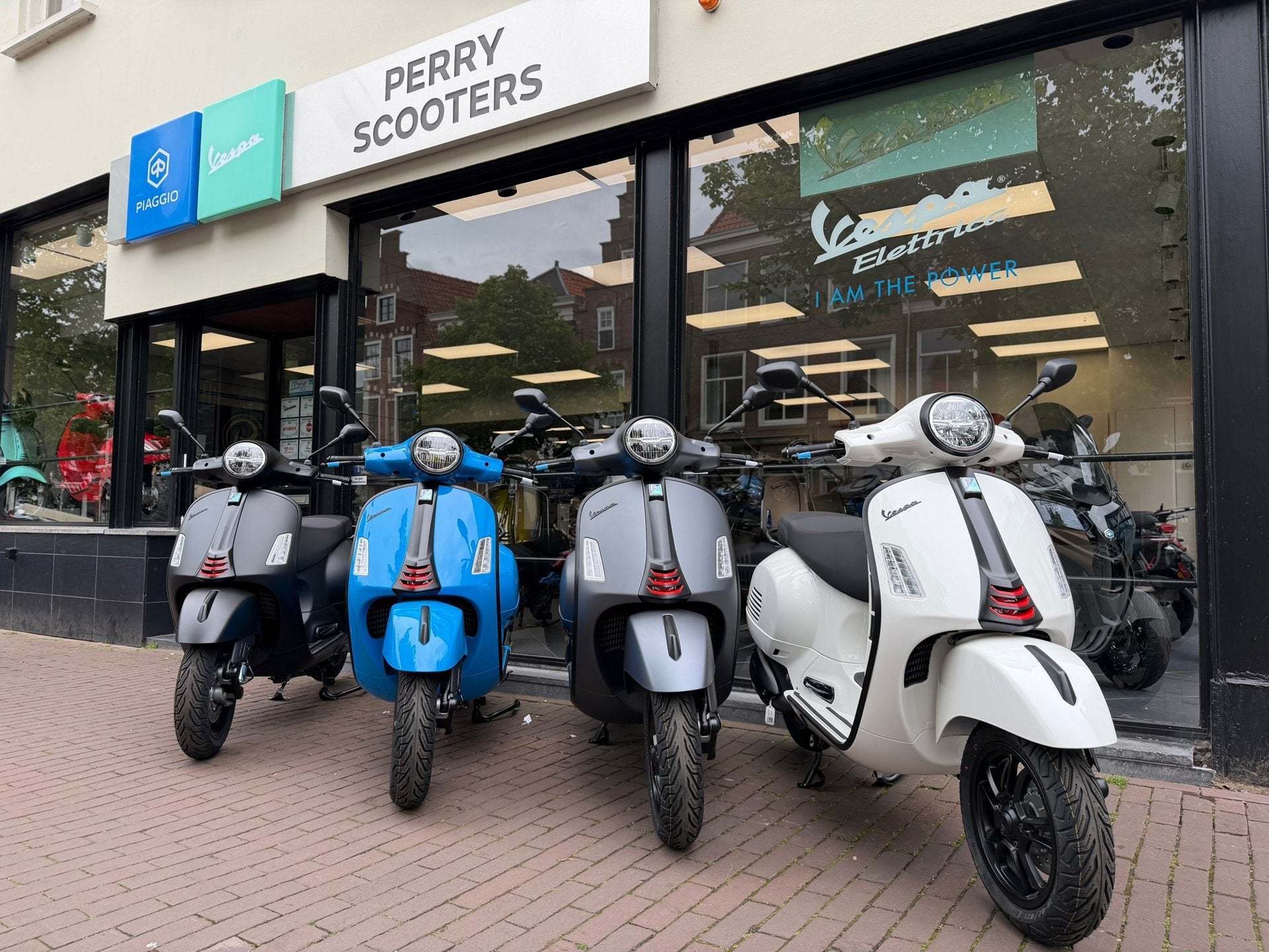 Vespa GTS 310 Super Sport MY 2026 HPE EURO5+ | 4 JAAR FABRIE, Scooter, 310 cc, Vespa, Viale Rinaldo Piaggio
56025  Pontedera, IT