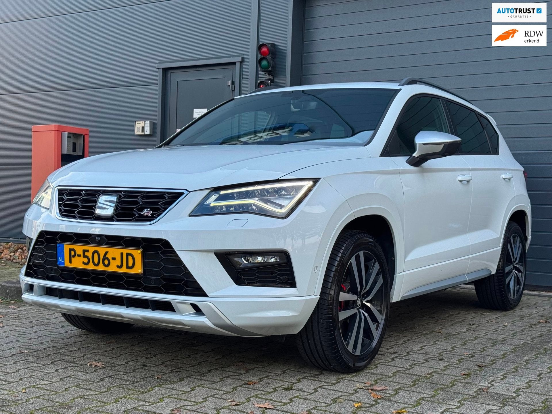 Seat Ateca 1.4 EcoTSI FR Business Intense / TREKHAAK / 360-C, Auto's, Voorwielaandrijving, 4 cilinders, Wit, Handgeschakeld