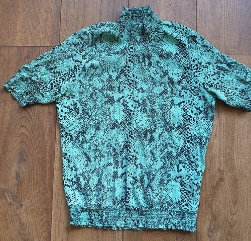 Distrikt NØrrebro Groen met Zwart Shirtje (M), Maat 38/40 (M), Distrikt Nørrebro, Ophalen of Verzenden, Korte mouw