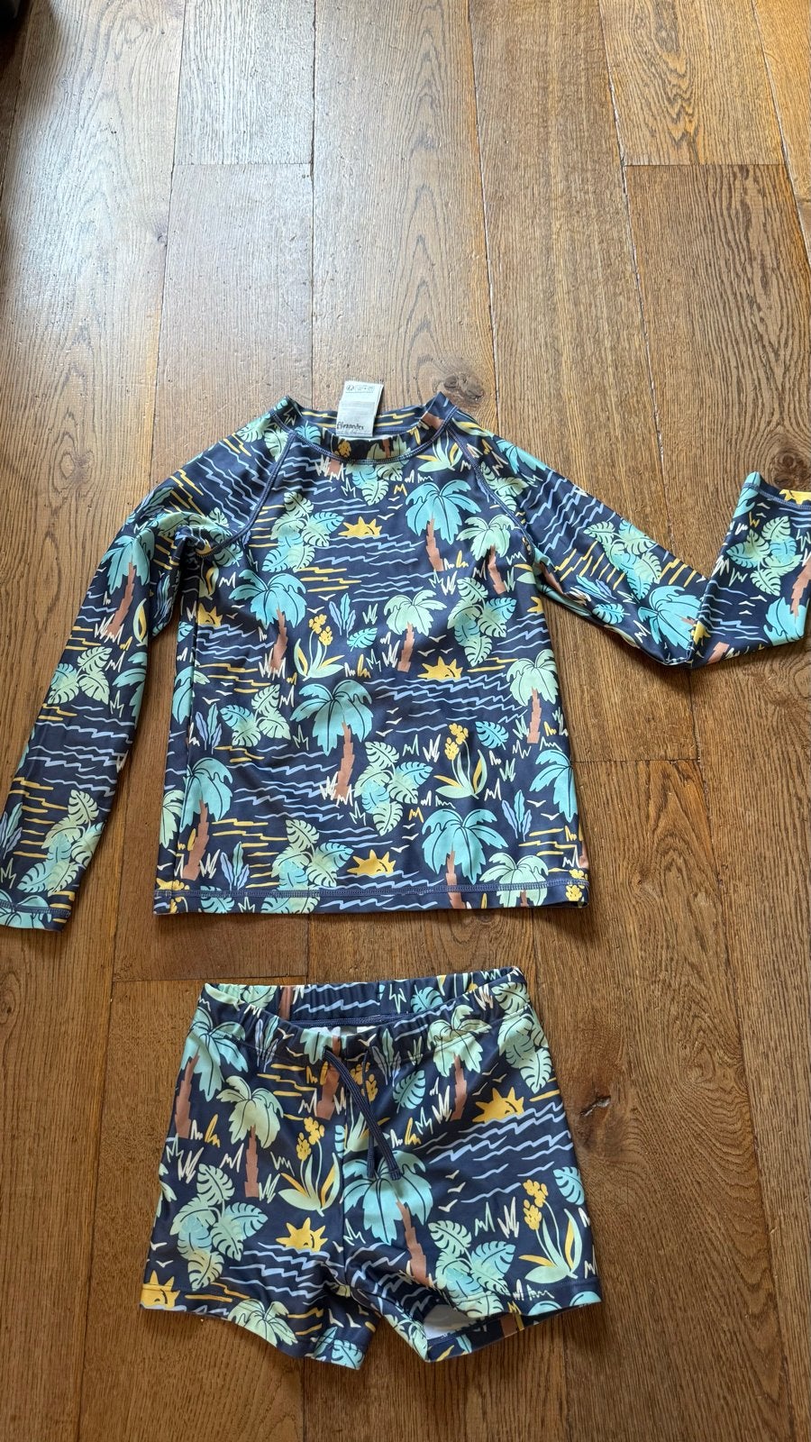H&M UV-zwemkleding set (shirt + broekje) maat 122/128, Gebruikt, UV-zwemkleding, Zwembroek, Jongen